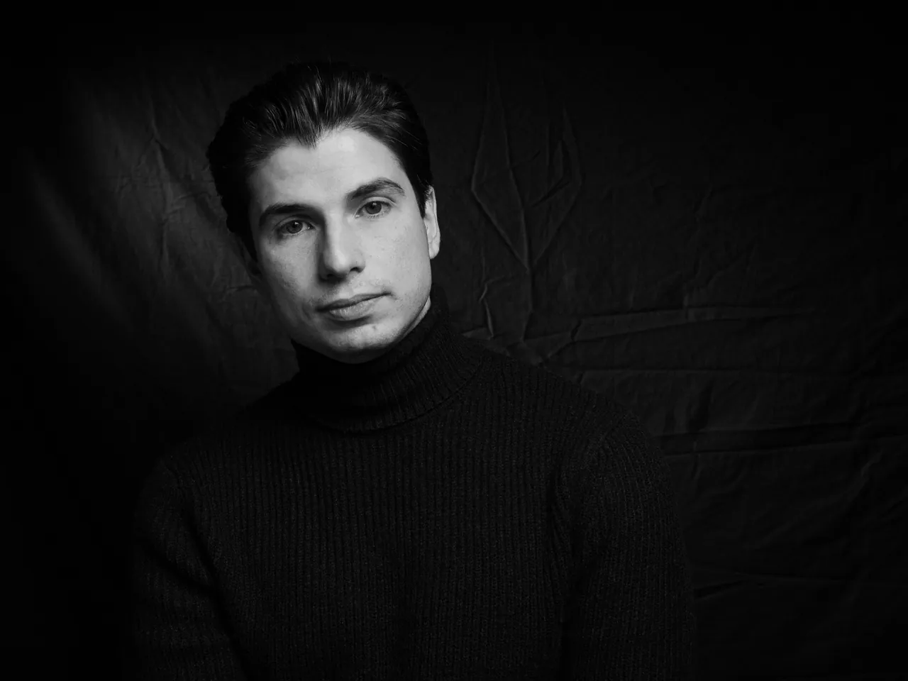 Christopher Nas, studio portrait